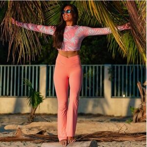 Salt Life Women's Bonanza Flare Performance Leggings